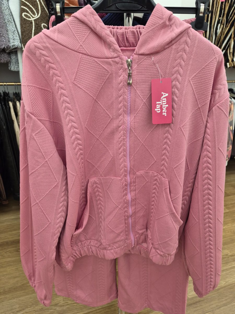 CONJUNTO TRABAJADO C/ CAPUCHA