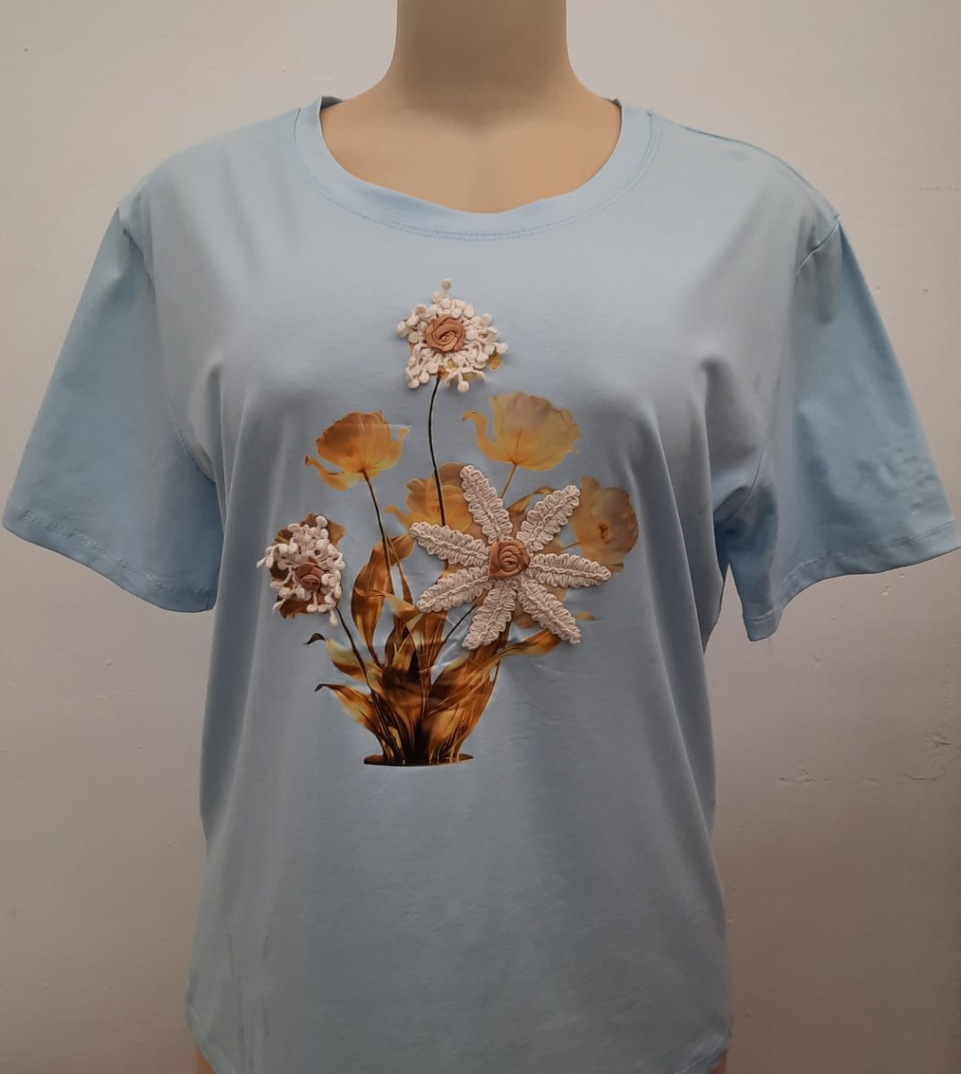 REMERA FLOR RELIEVE